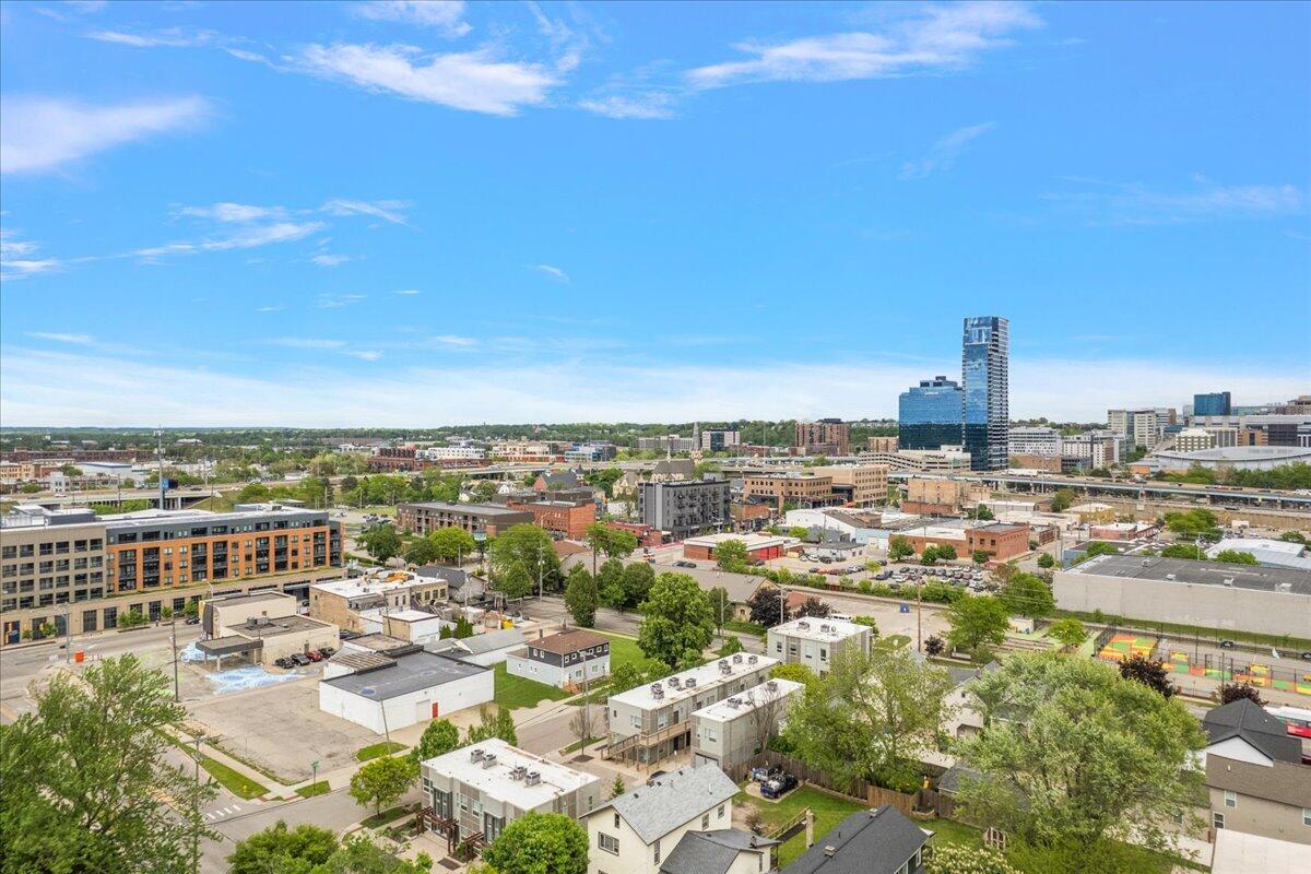 600 Douglas Street NW 600D