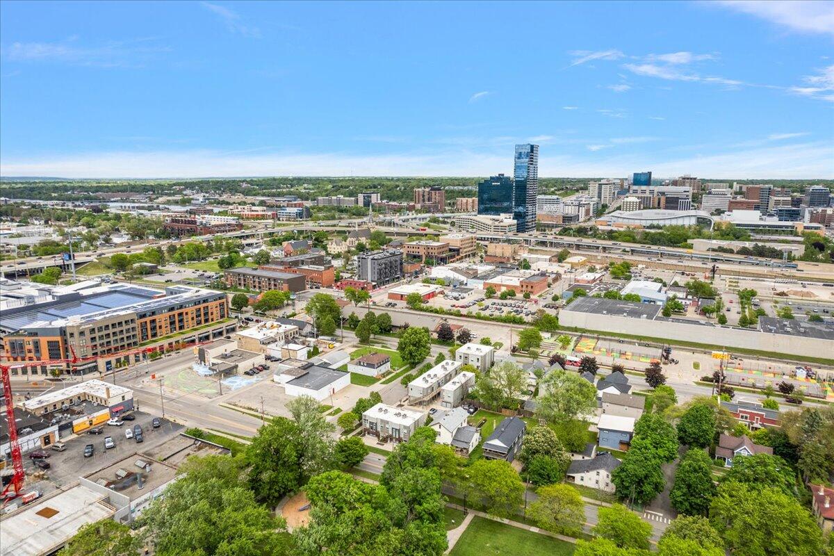 600 Douglas Street NW 600D