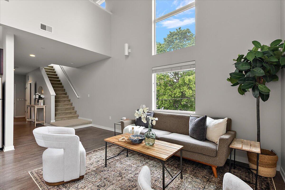 600 Douglas Street NW 600D