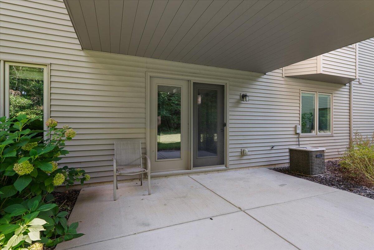 6561 Munstead Woods Drive 43