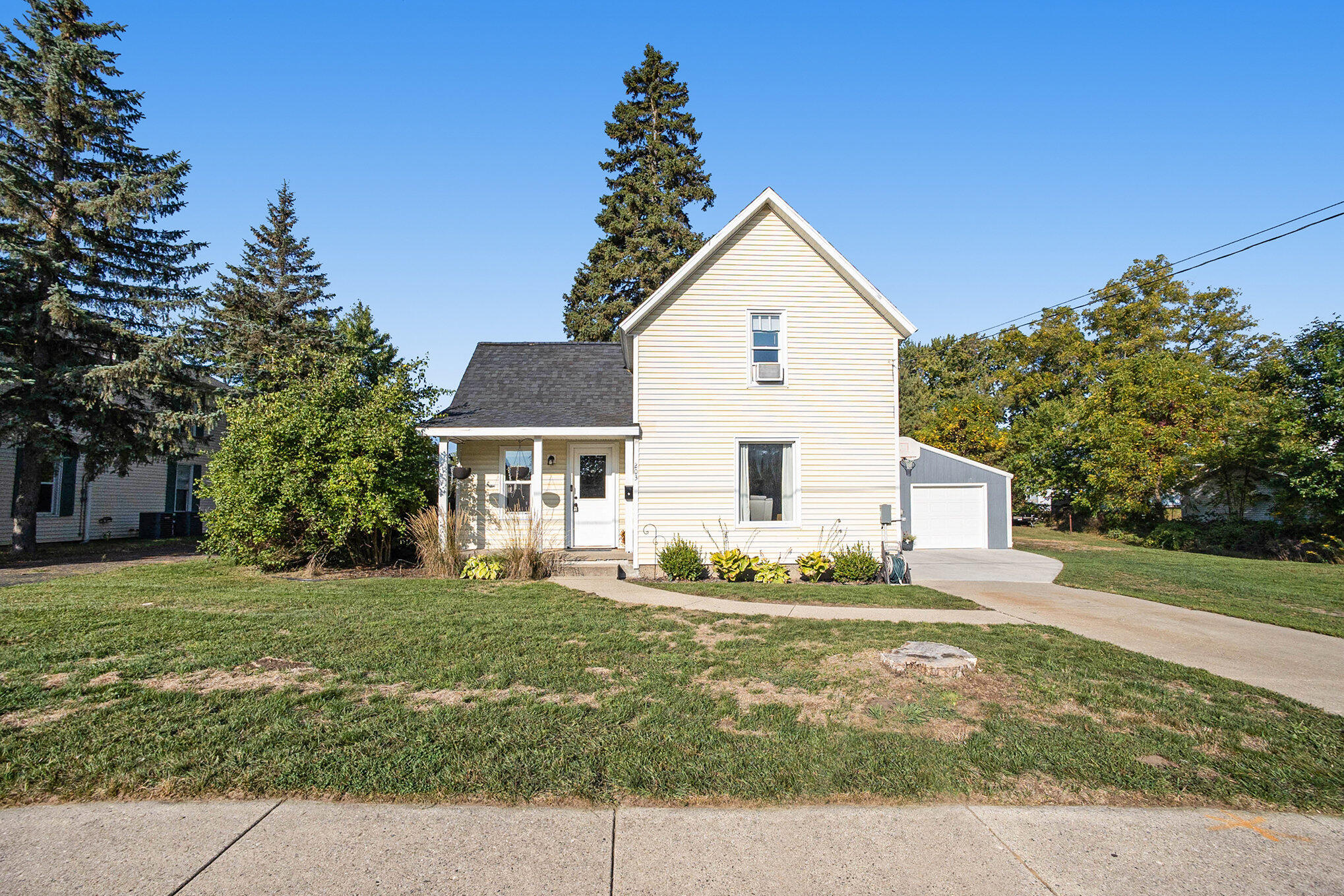 203 Martindale Street NW
