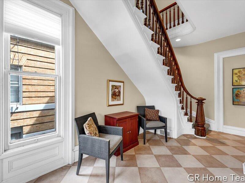 22 Jefferson Avenue SE