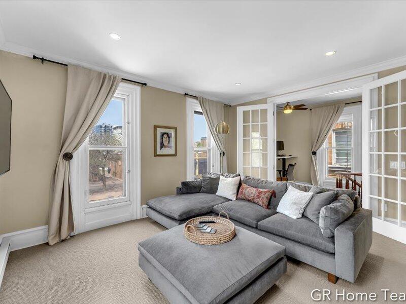 22 Jefferson Avenue SE