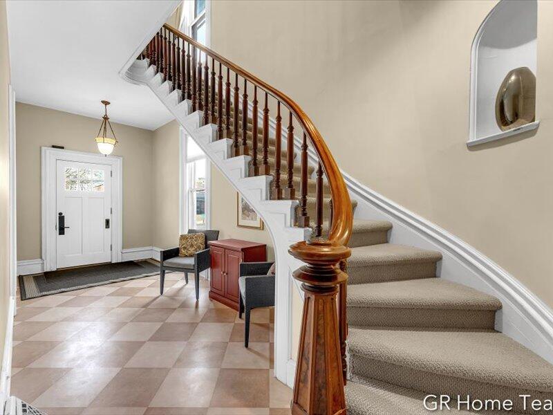 22 Jefferson Avenue SE
