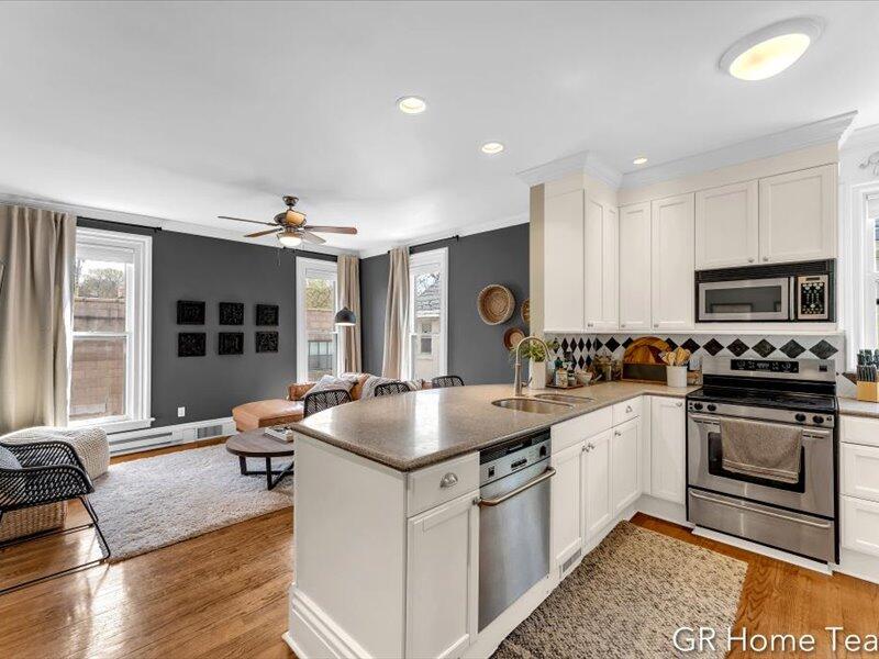 22 Jefferson Avenue SE