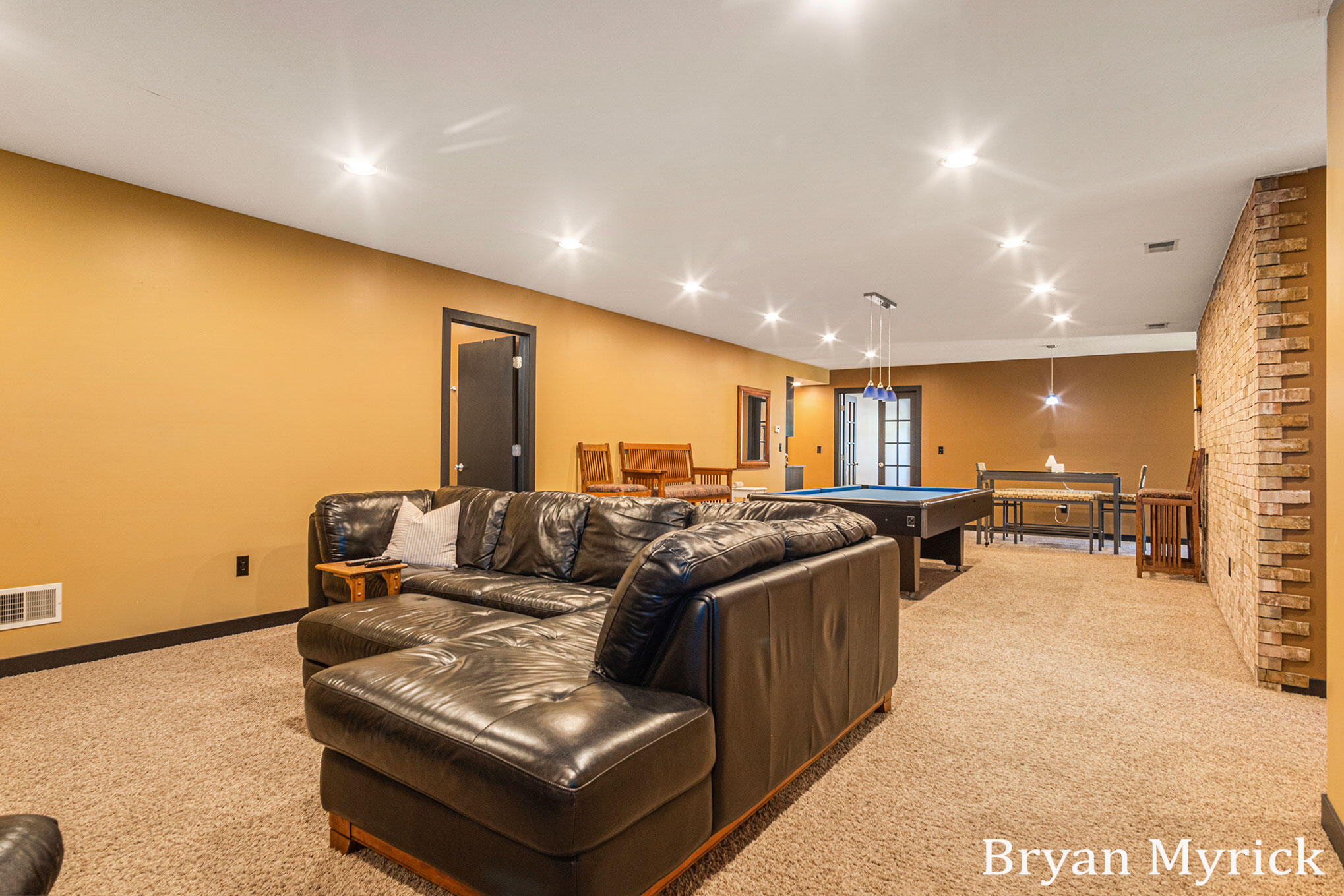 1400 W 32nd Street