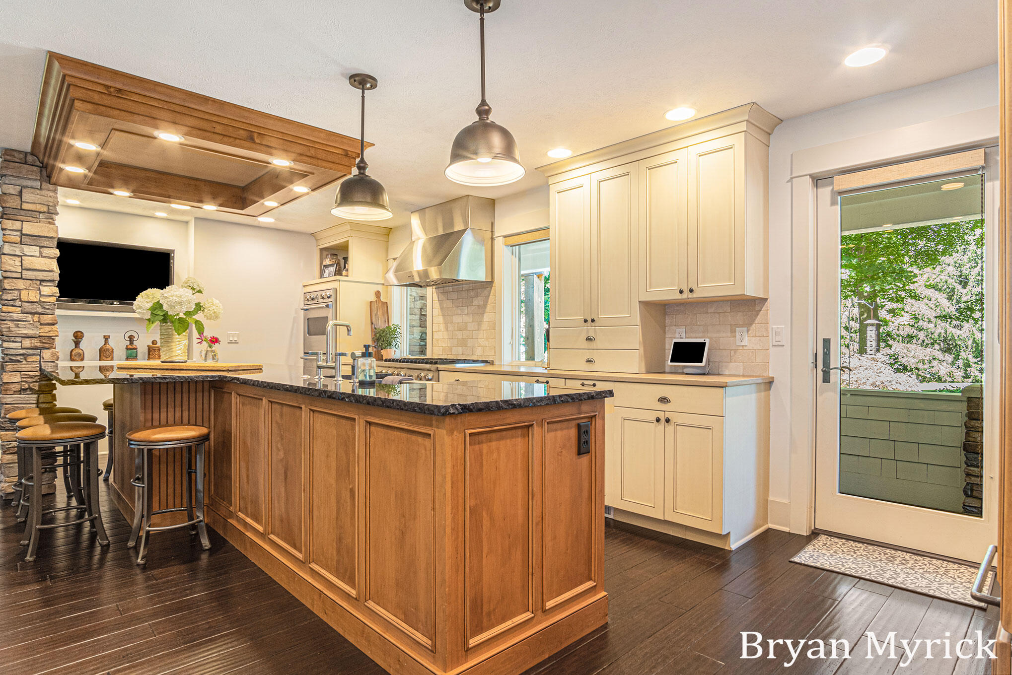 1400 W 32nd Street