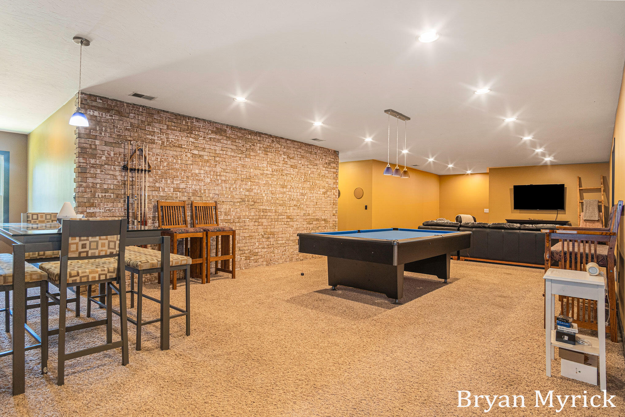 1400 W 32nd Street