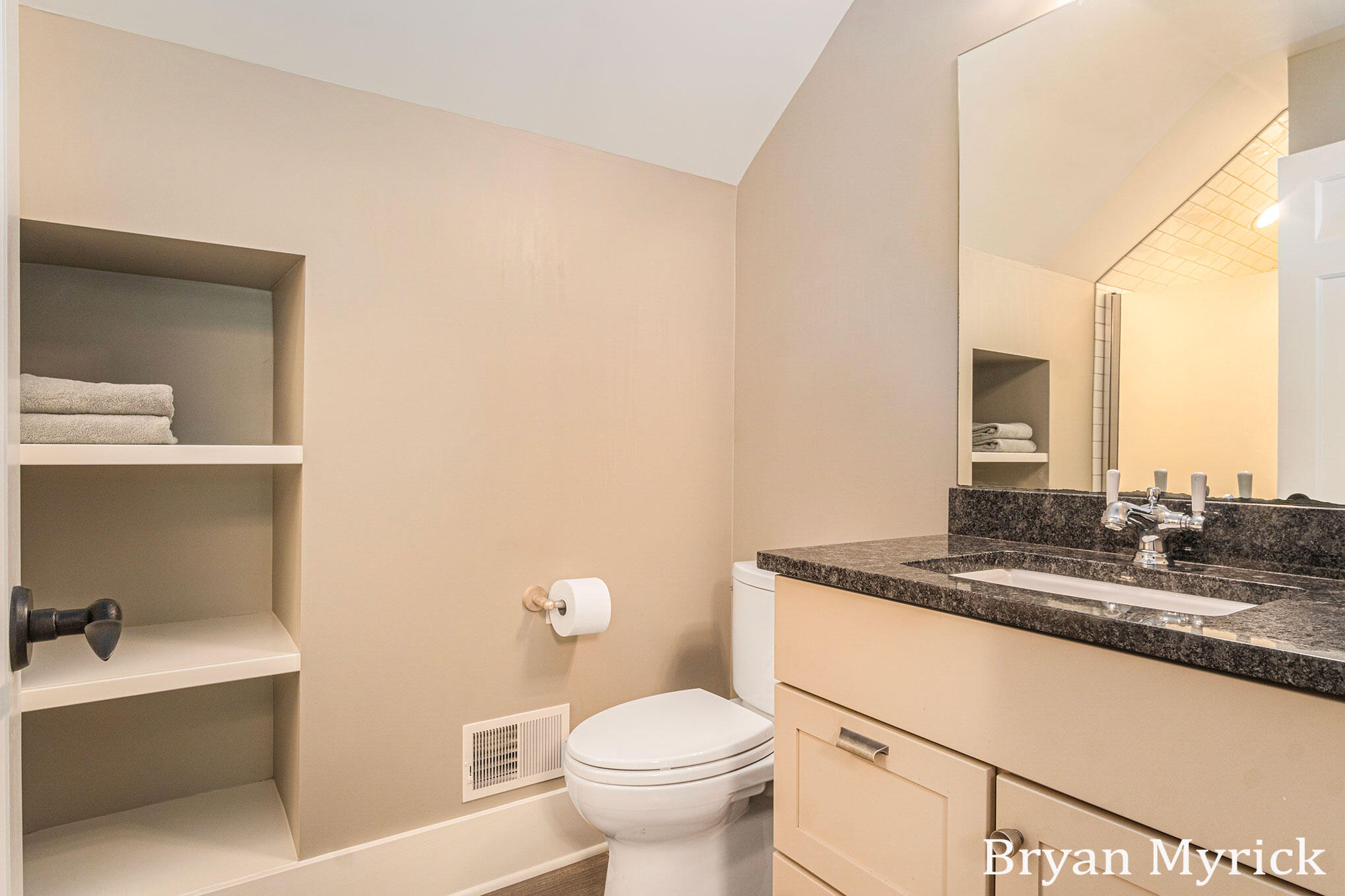 1400 W 32nd Street
