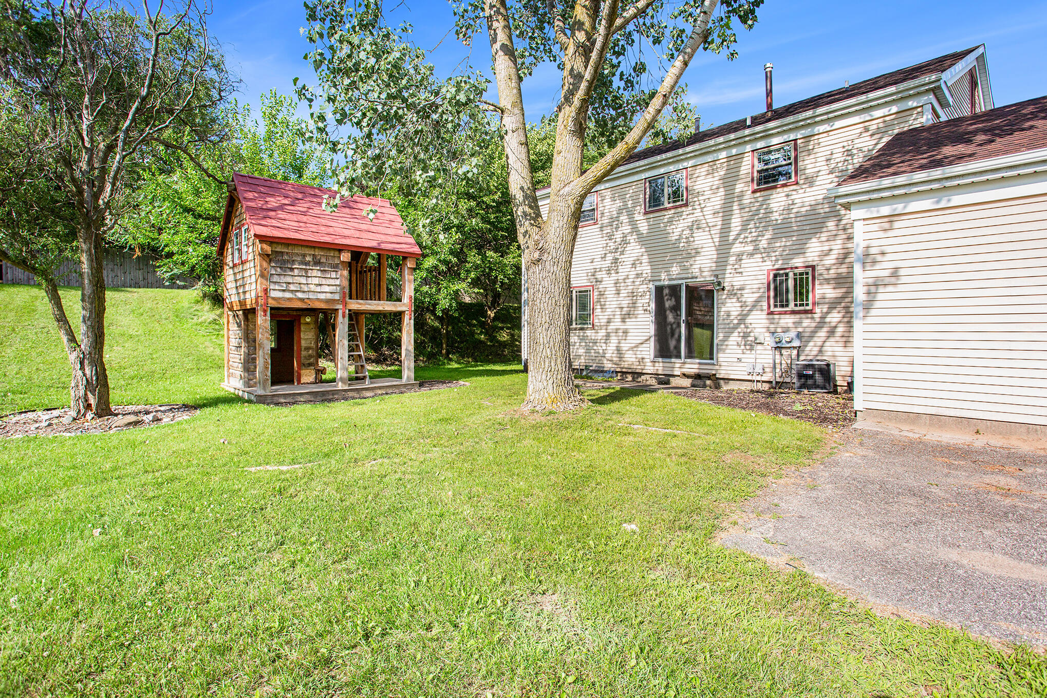 2211 Saginaw Road SE