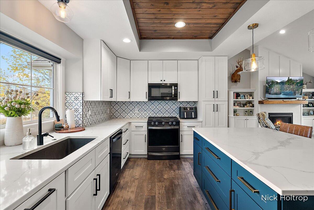 6131 Deertrail Court