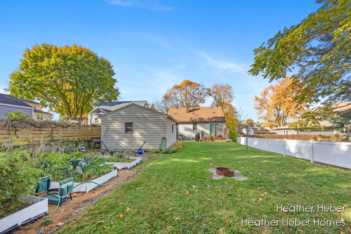 626 Houseman Avenue NE