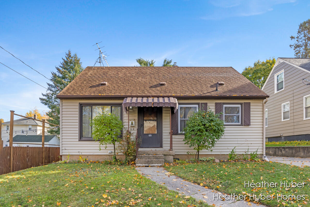 626 Houseman Avenue NE