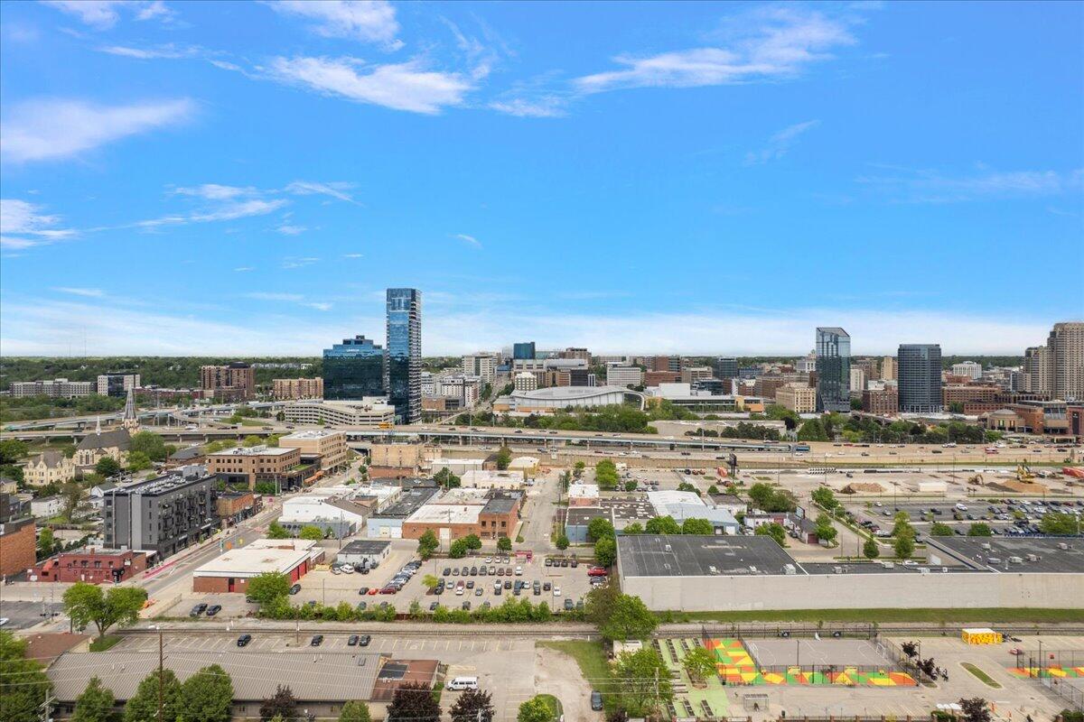 600 Douglas Street NW 600C
