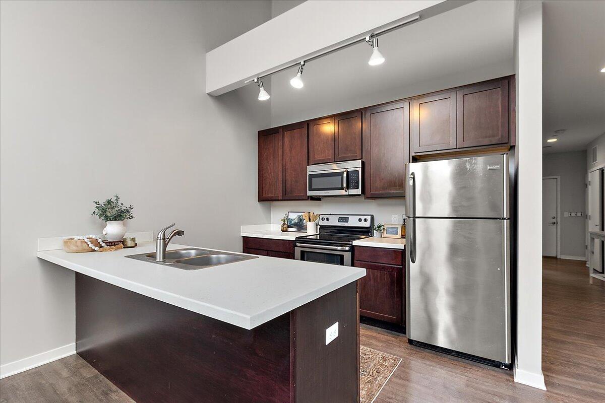 600 Douglas Street NW 600C