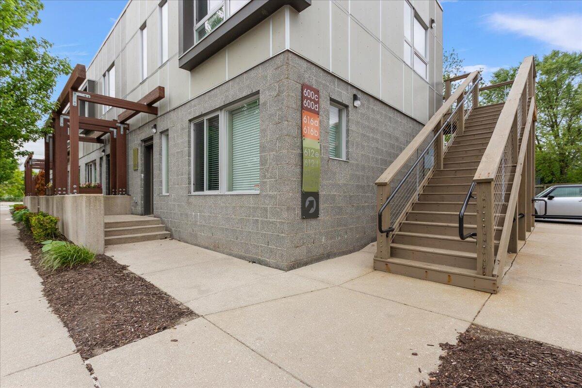 600 Douglas Street NW 600C