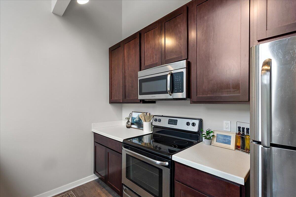 600 Douglas Street NW 600C