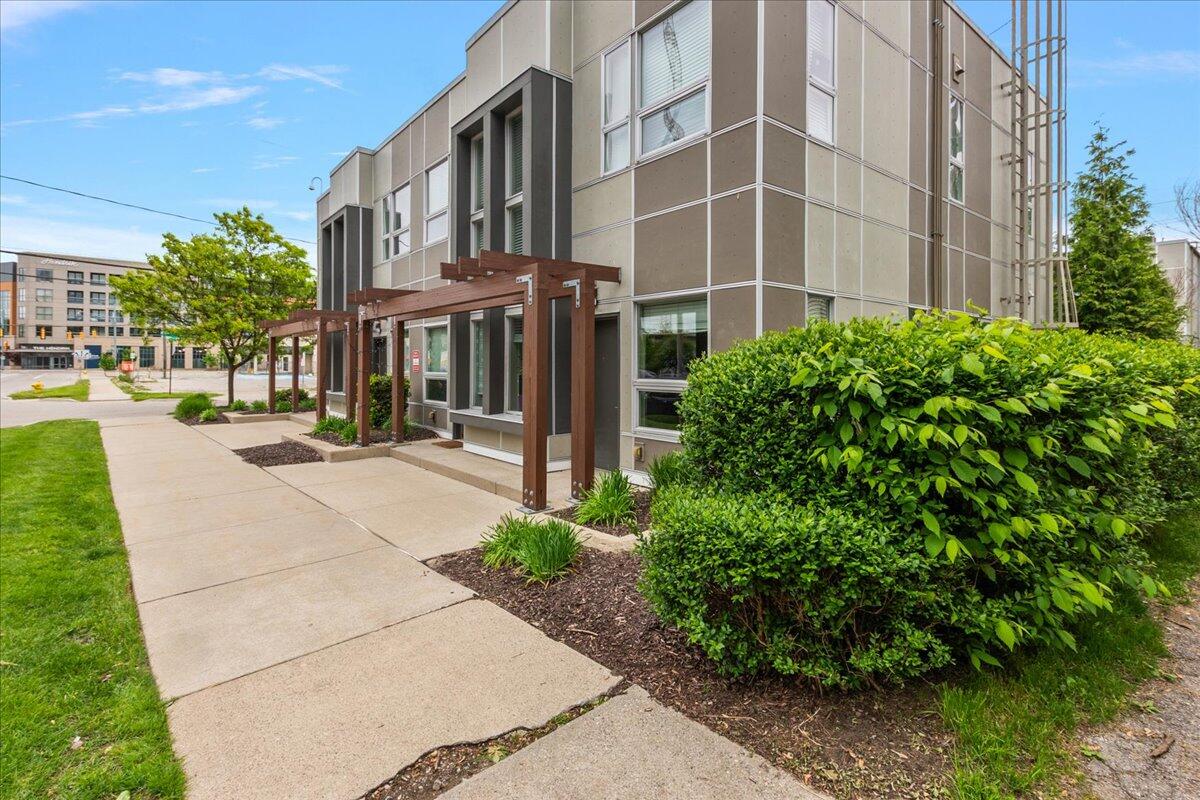 600 Douglas Street NW 620C