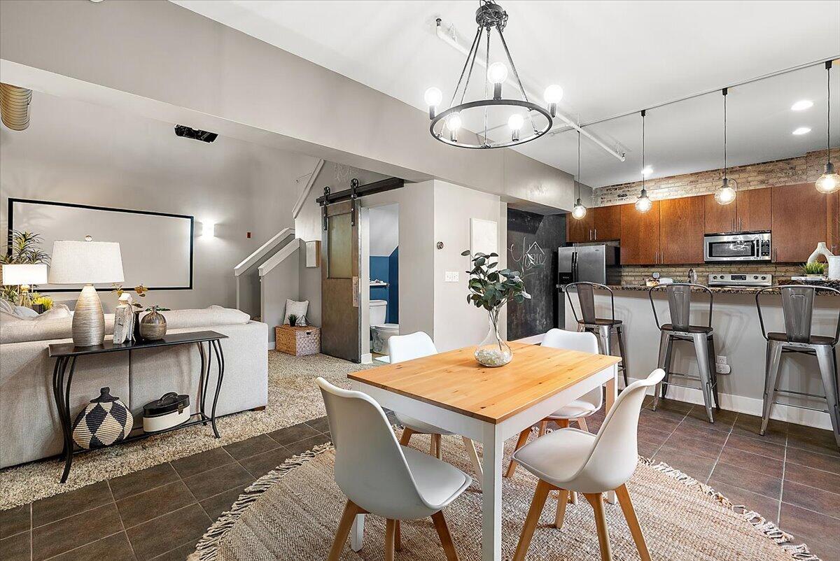 600 Broadway Avenue NW 431