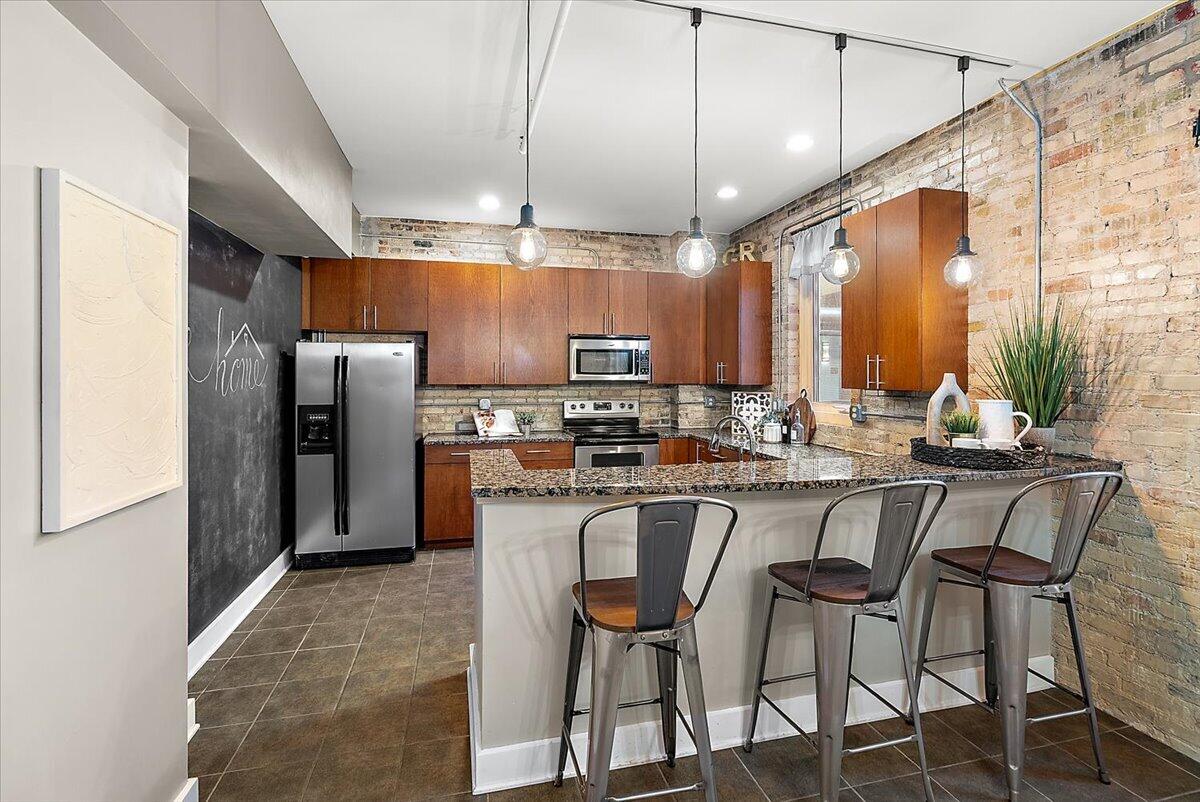600 Broadway Avenue NW 431