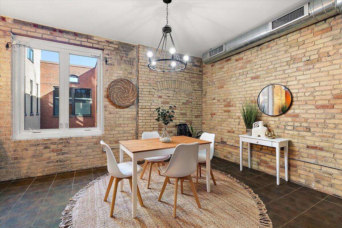 600 Broadway Avenue NW 431