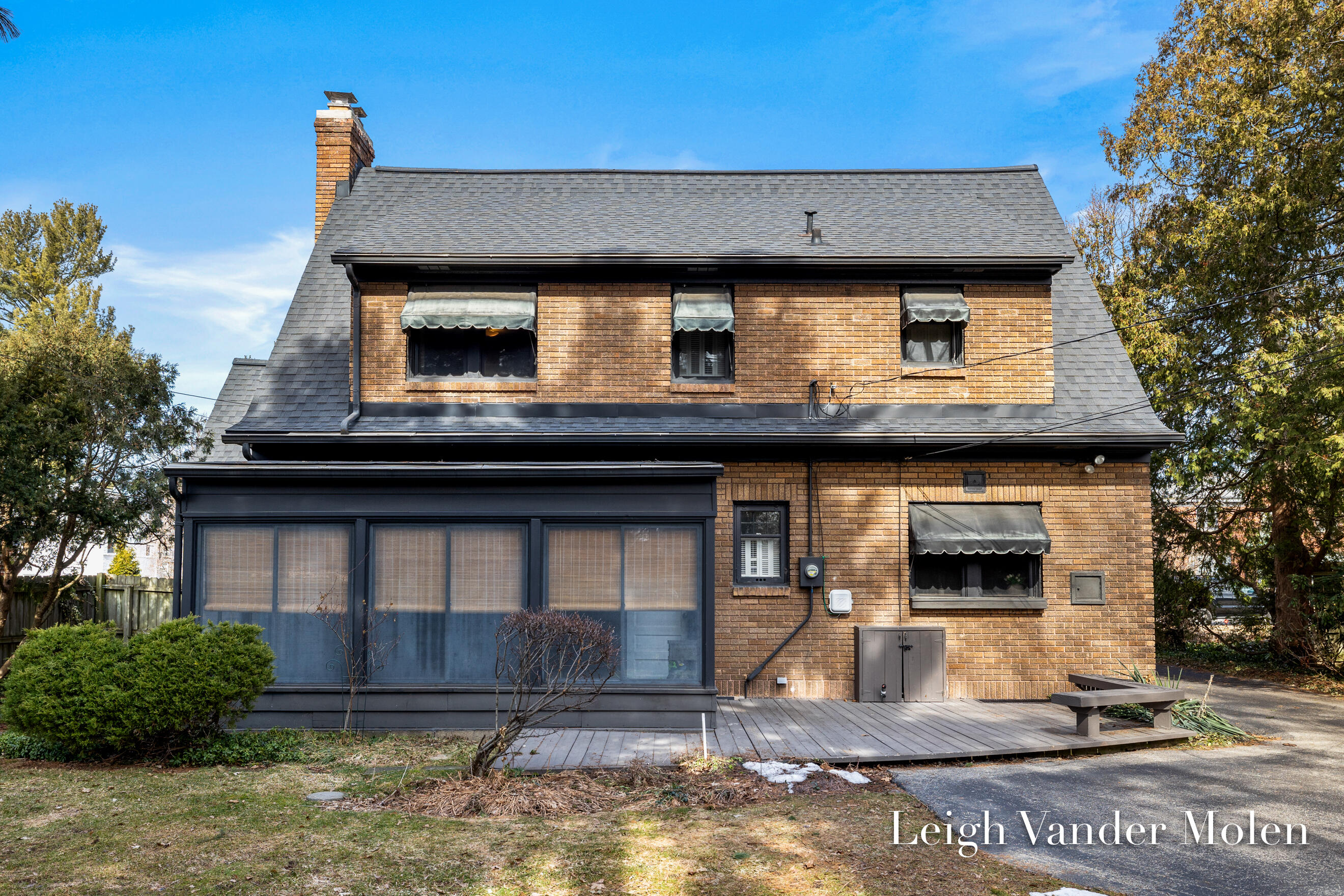 414 Cheshire Drive NE