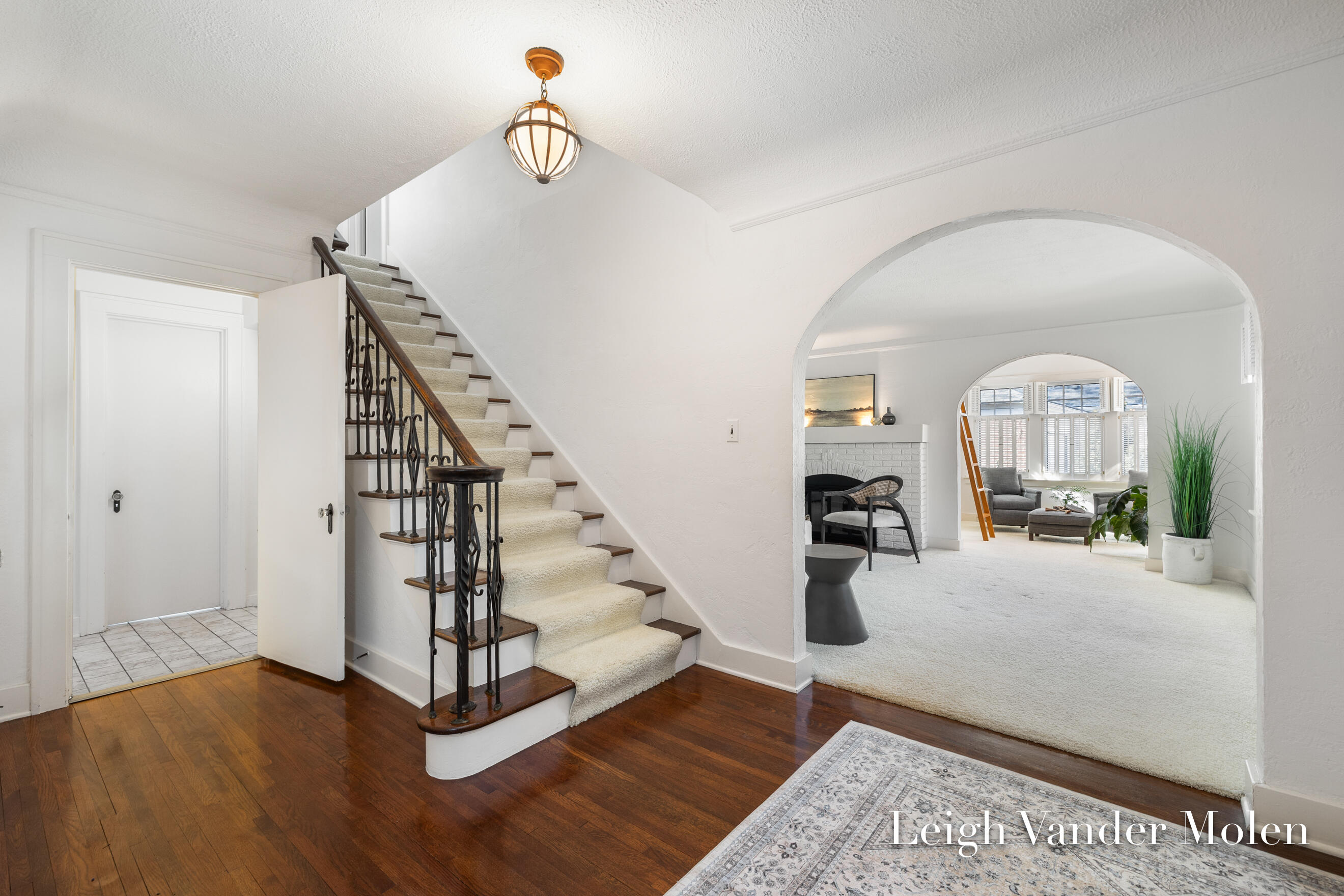414 Cheshire Drive NE