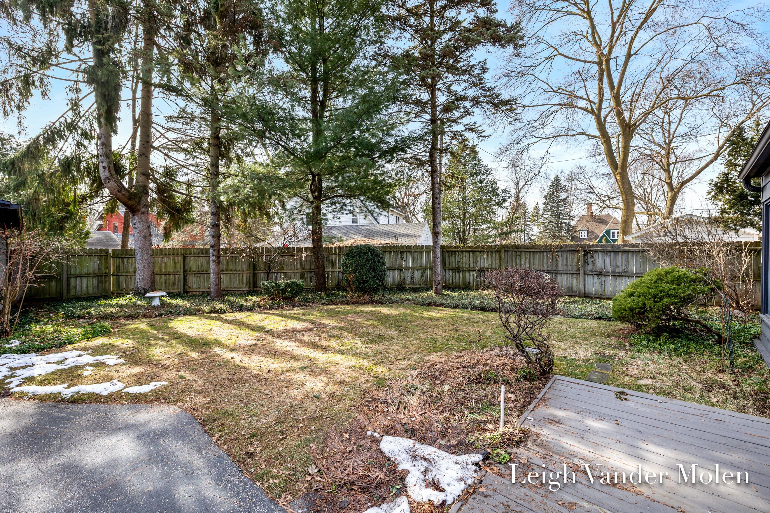 414 Cheshire Drive NE