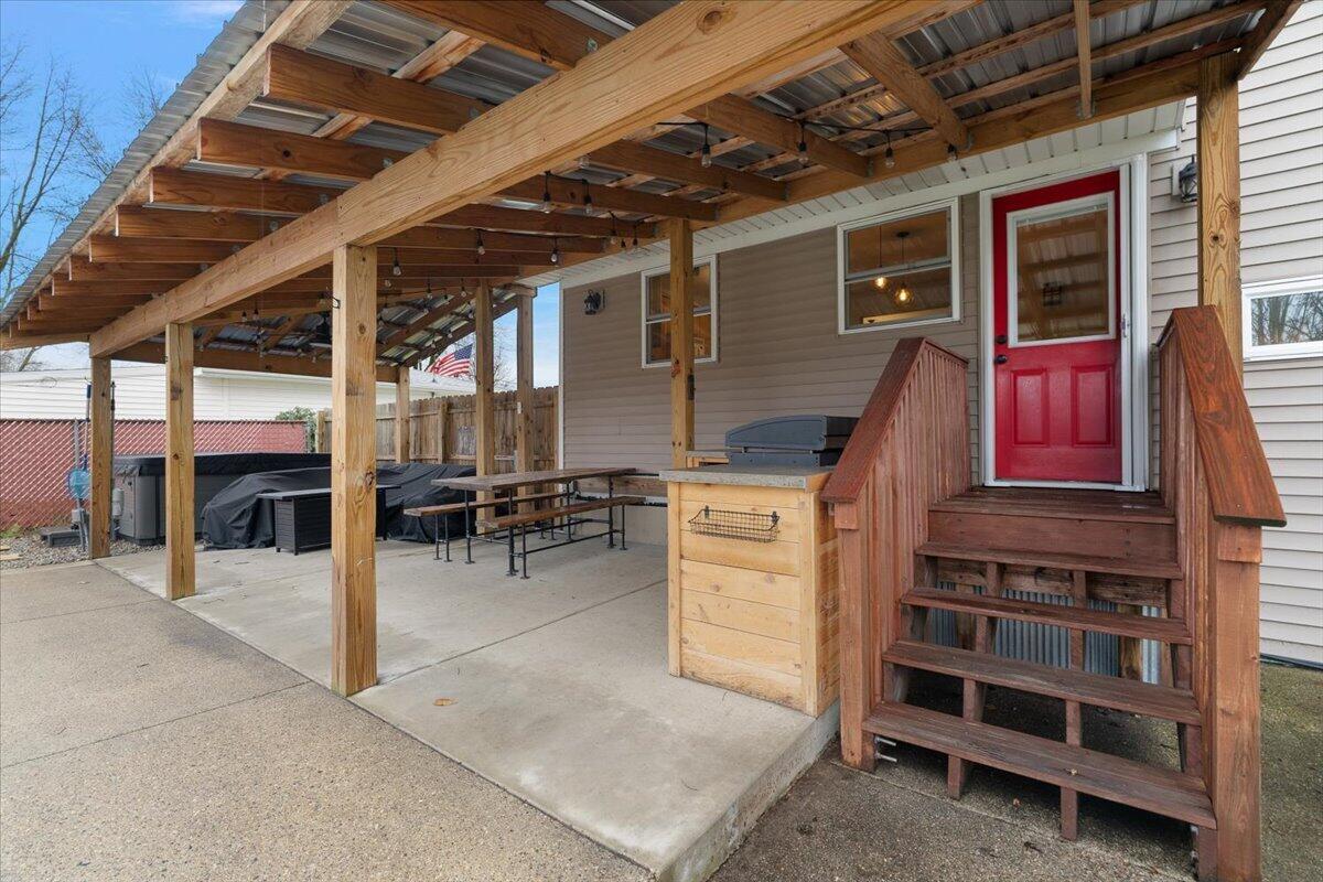 7458 Coconut Drive
