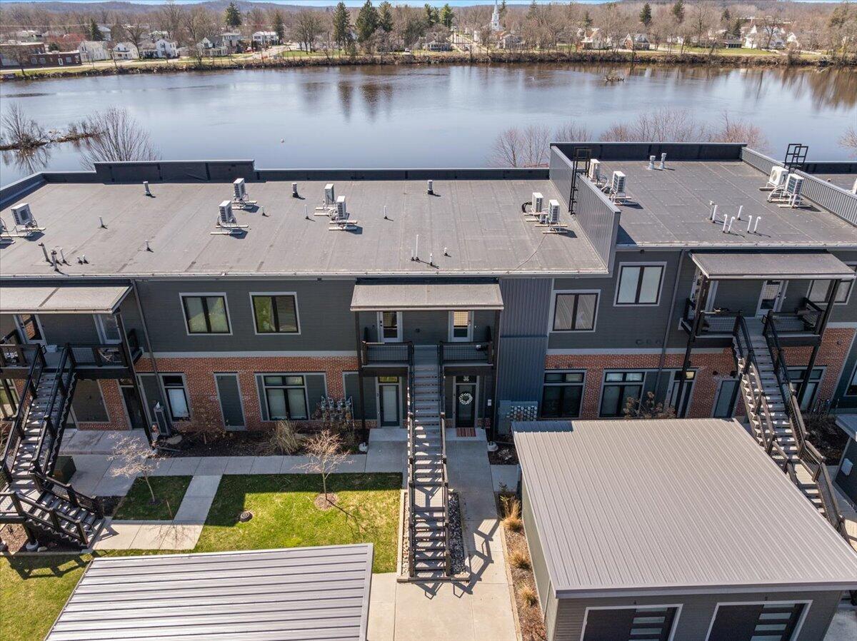 220 King Street 10
