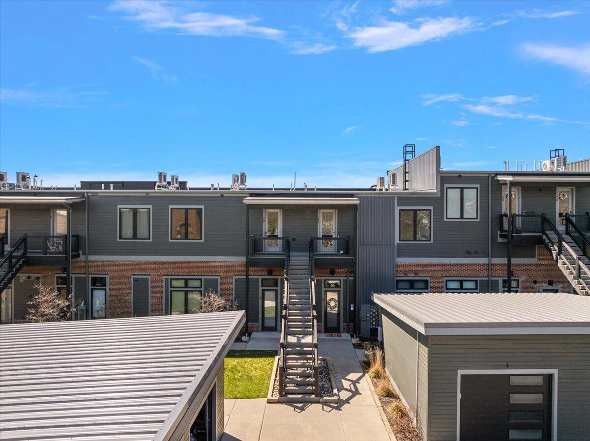 220 King Street 10