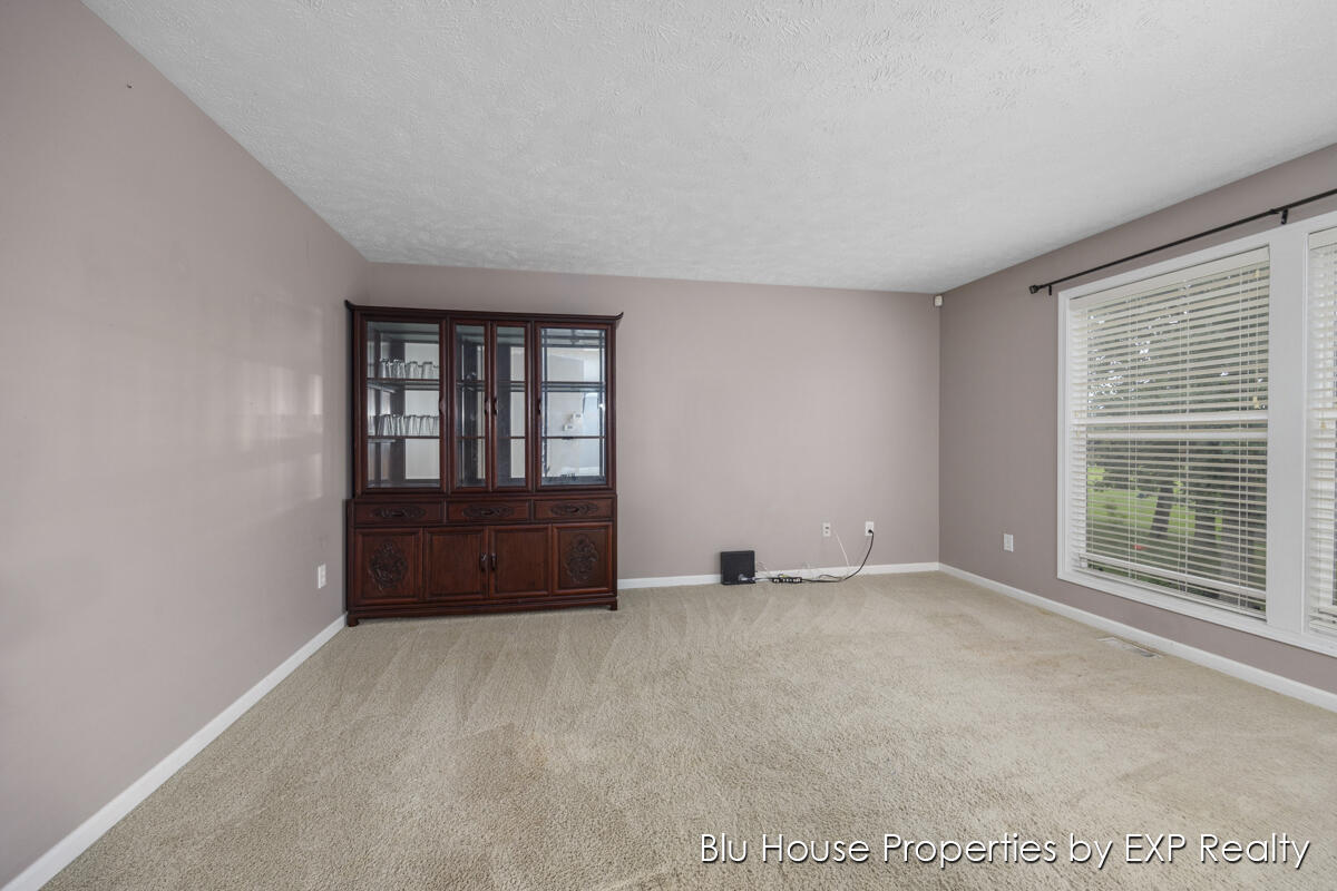 3689 Maple Hurst Drive SE