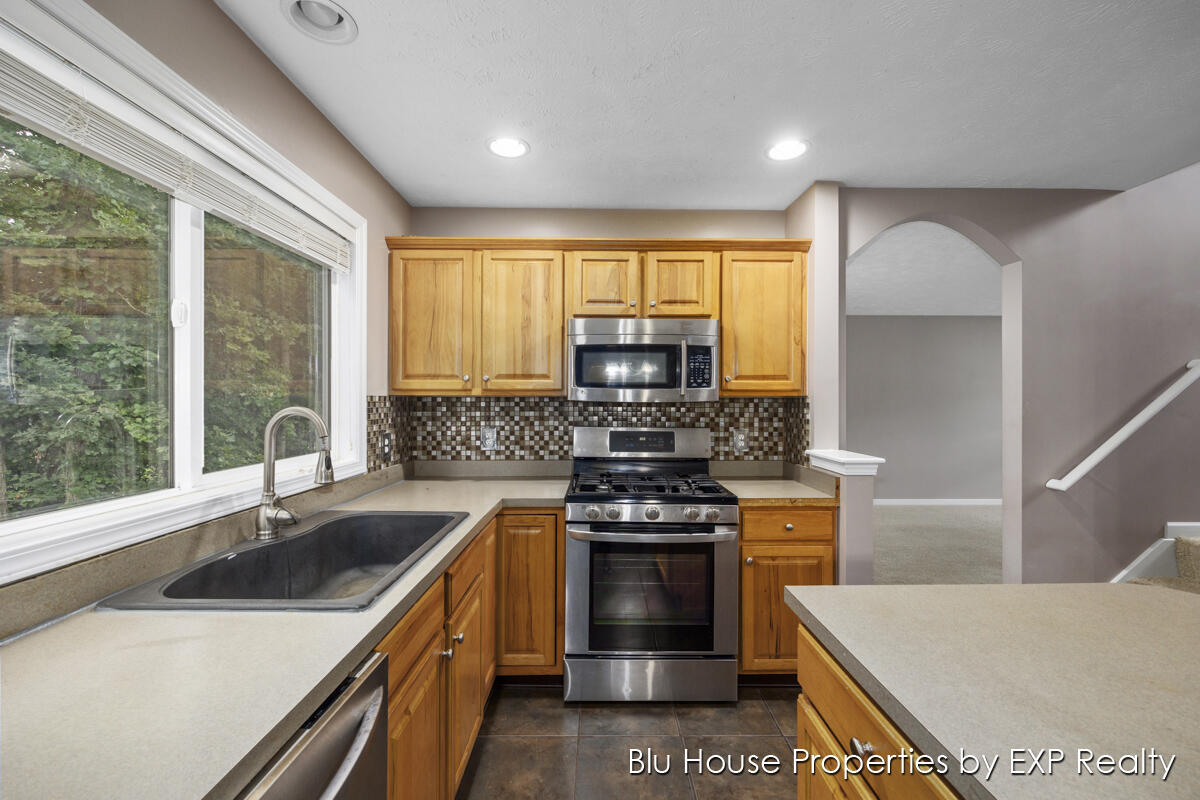 3689 Maple Hurst Drive SE