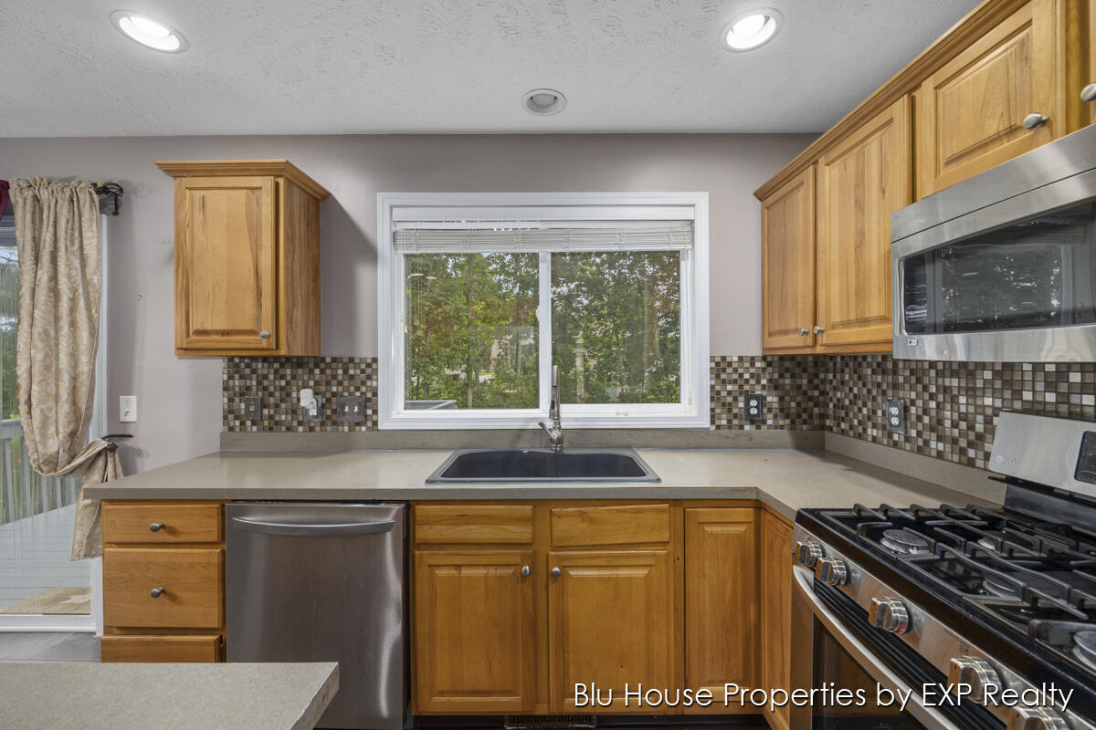 3689 Maple Hurst Drive SE