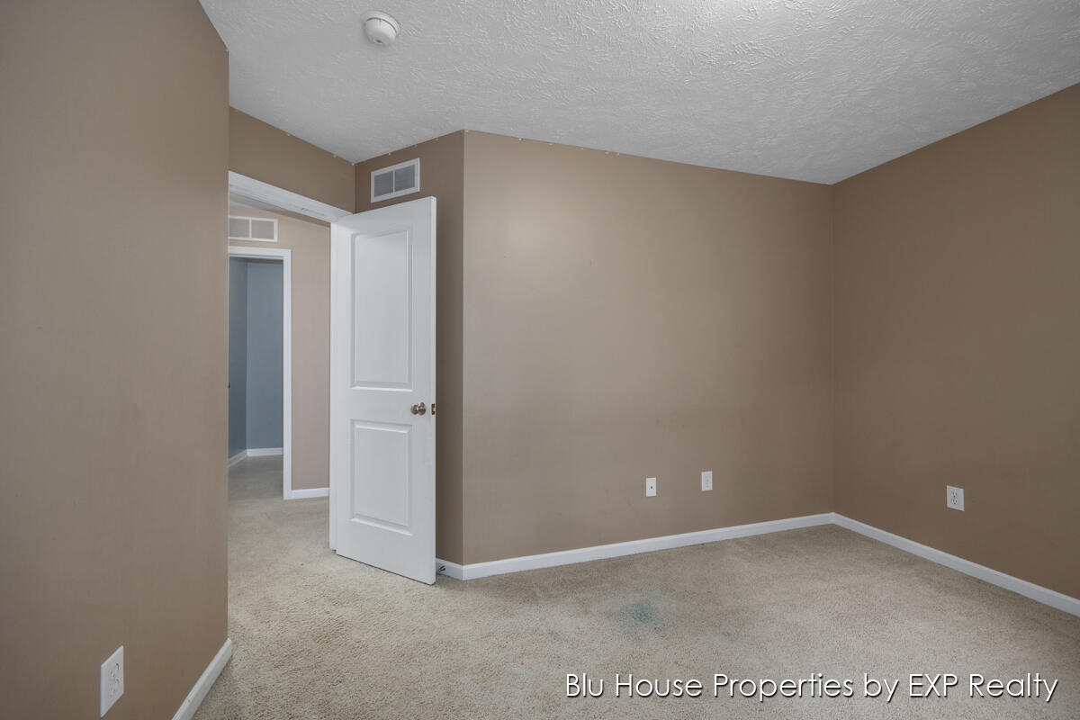 3689 Maple Hurst Drive SE