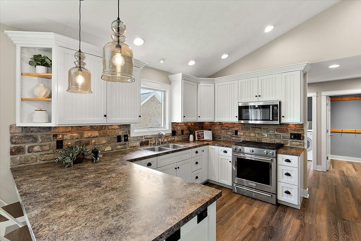 4367 Hickory View Court