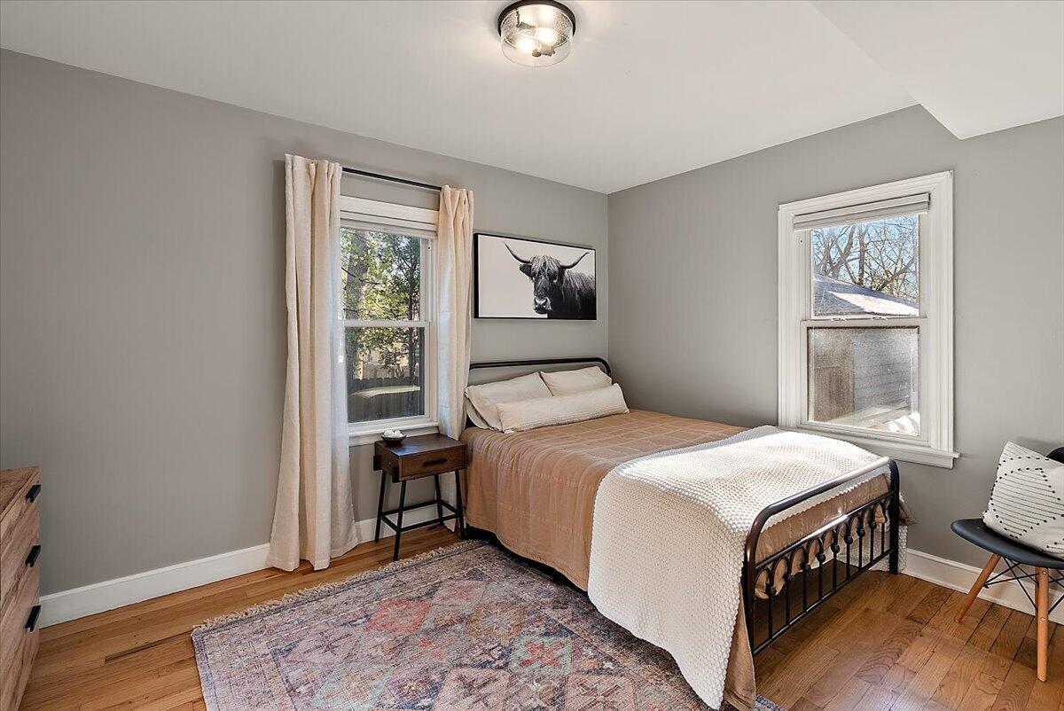 876 Burke Avenue NE