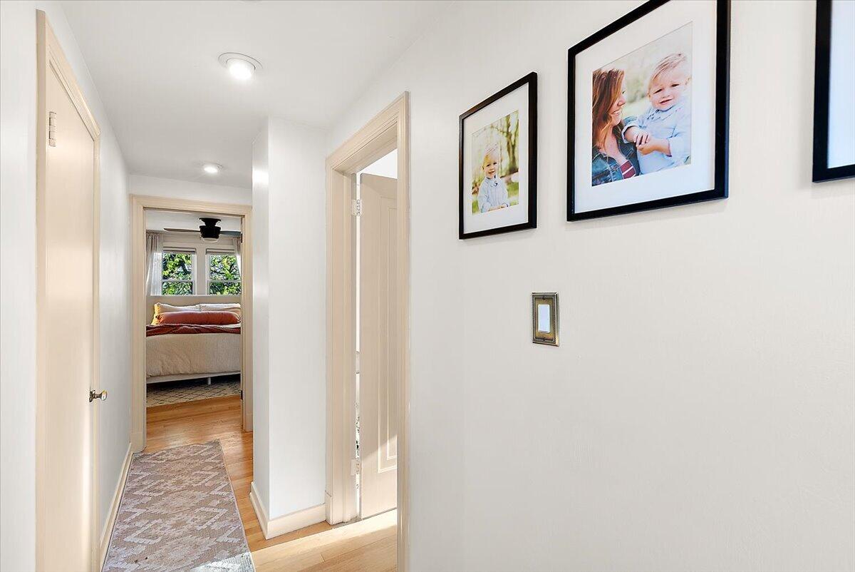 876 Burke Avenue NE