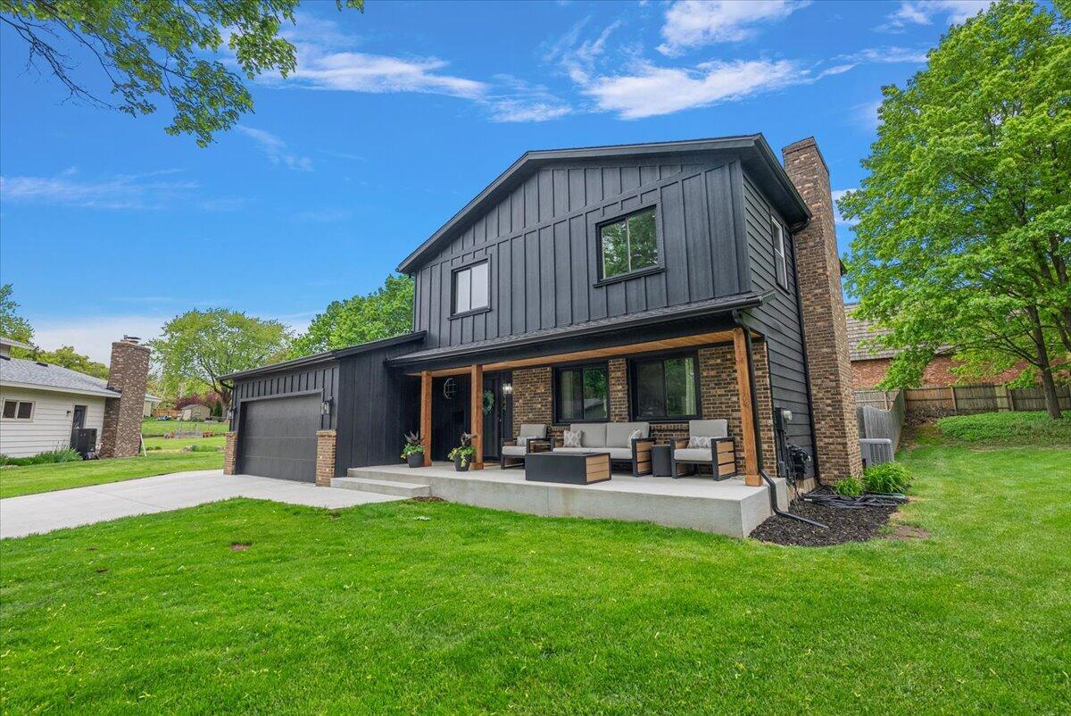 1944 Lenawee Road SE