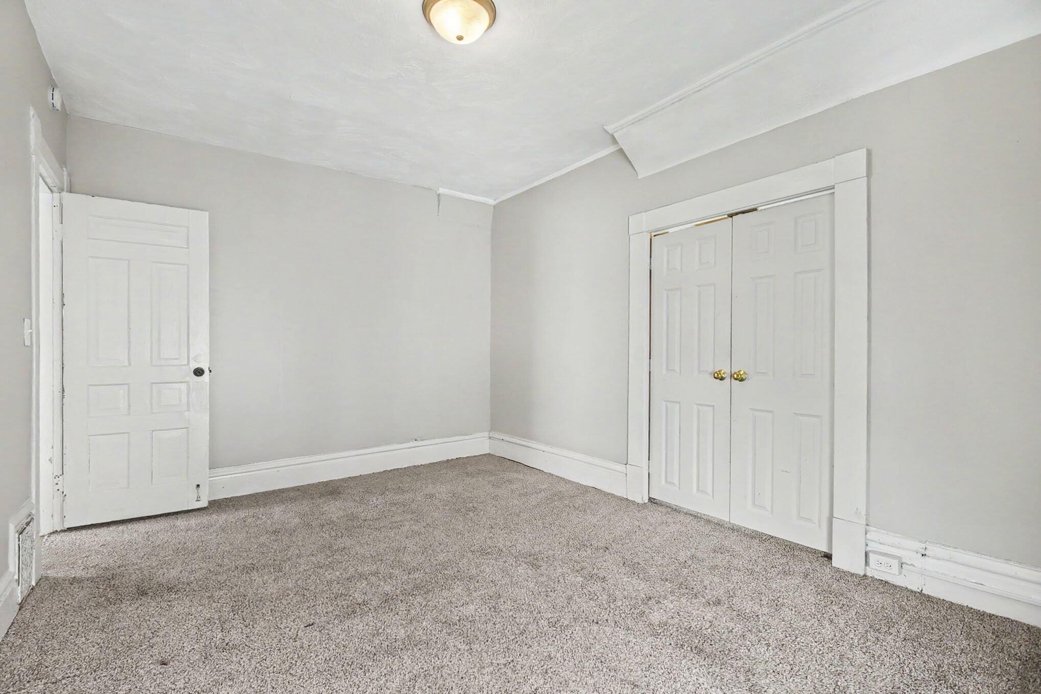327 Henry Avenue SE