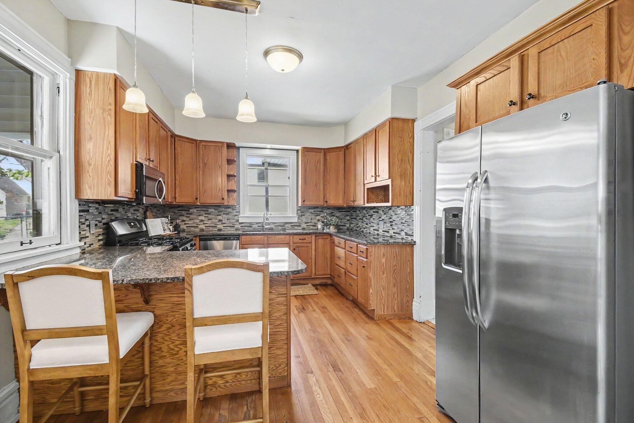 327 Henry Avenue SE