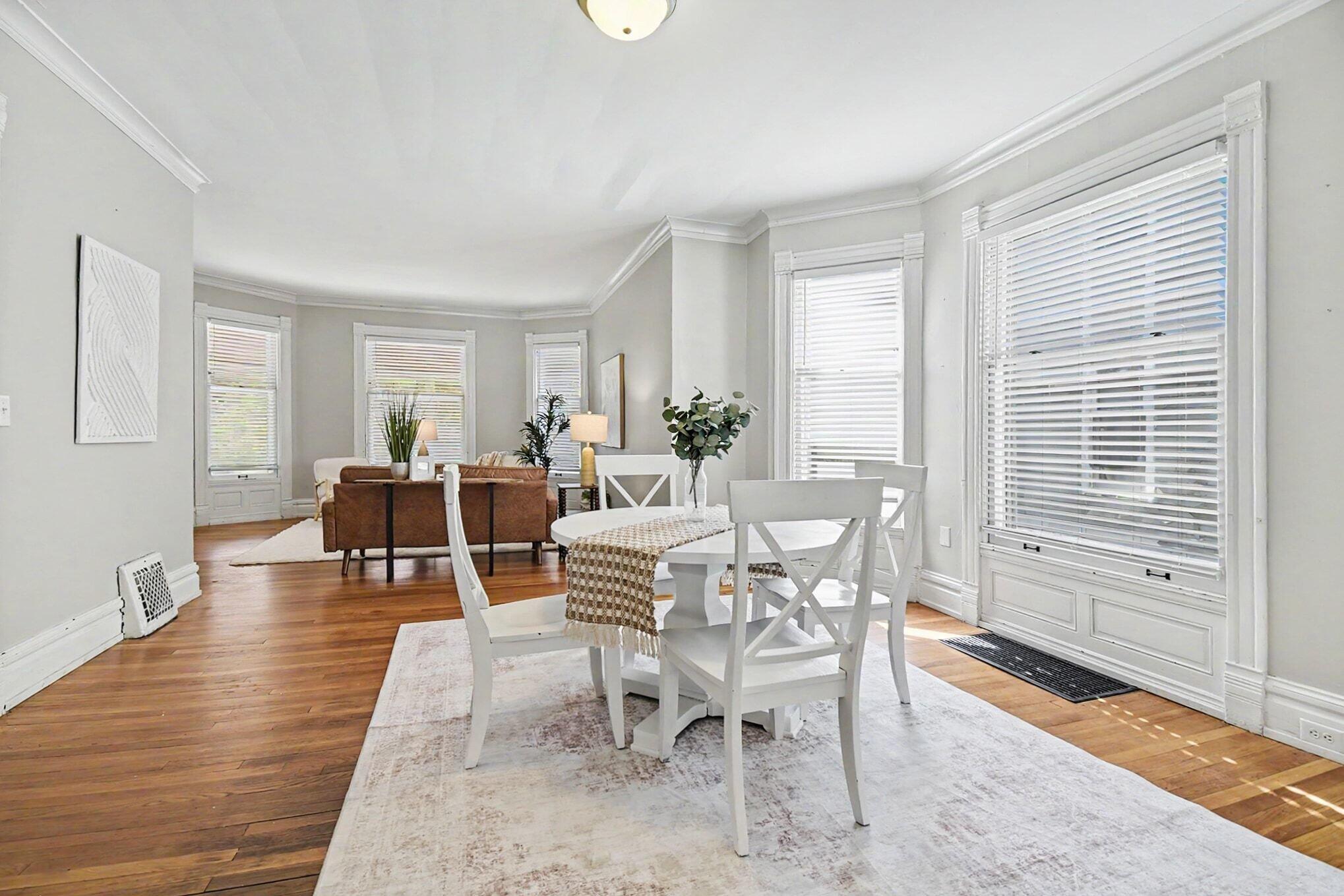 327 Henry Avenue SE