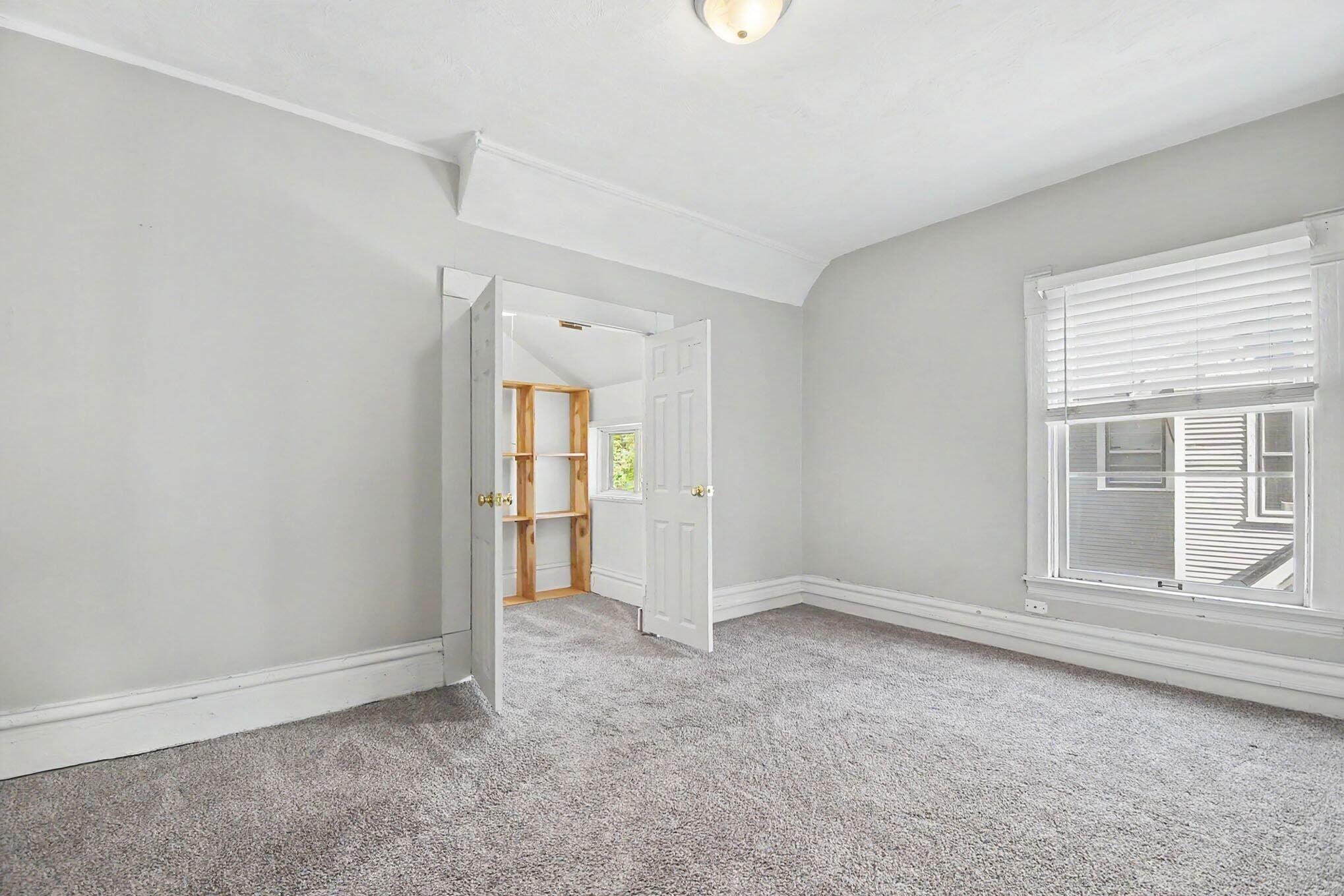 327 Henry Avenue SE