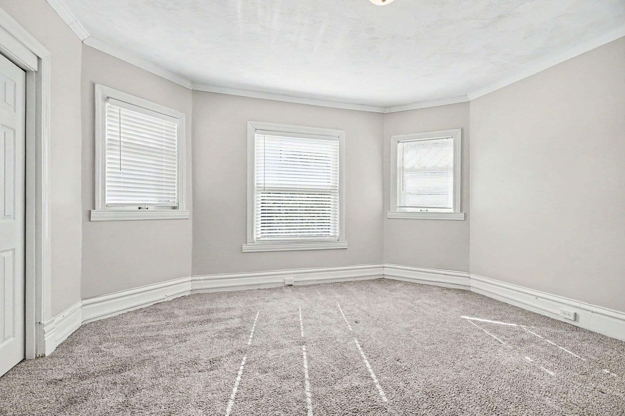327 Henry Avenue SE