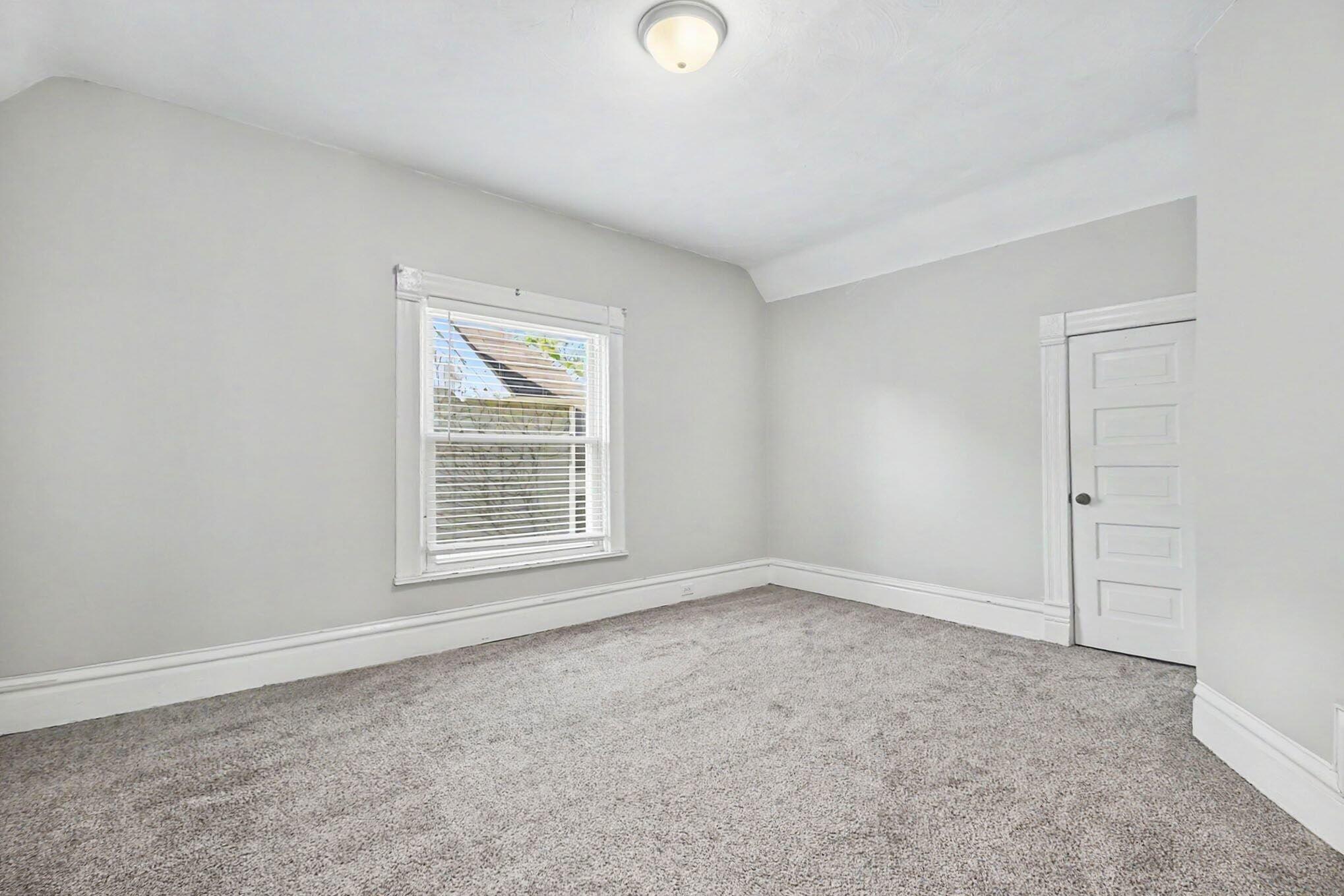 327 Henry Avenue SE