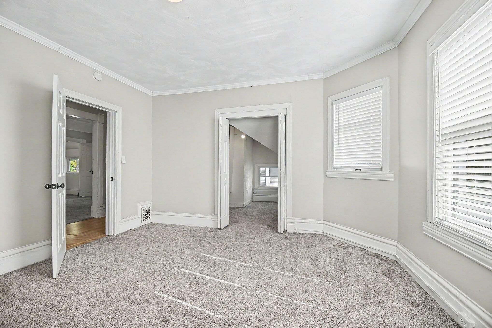 327 Henry Avenue SE