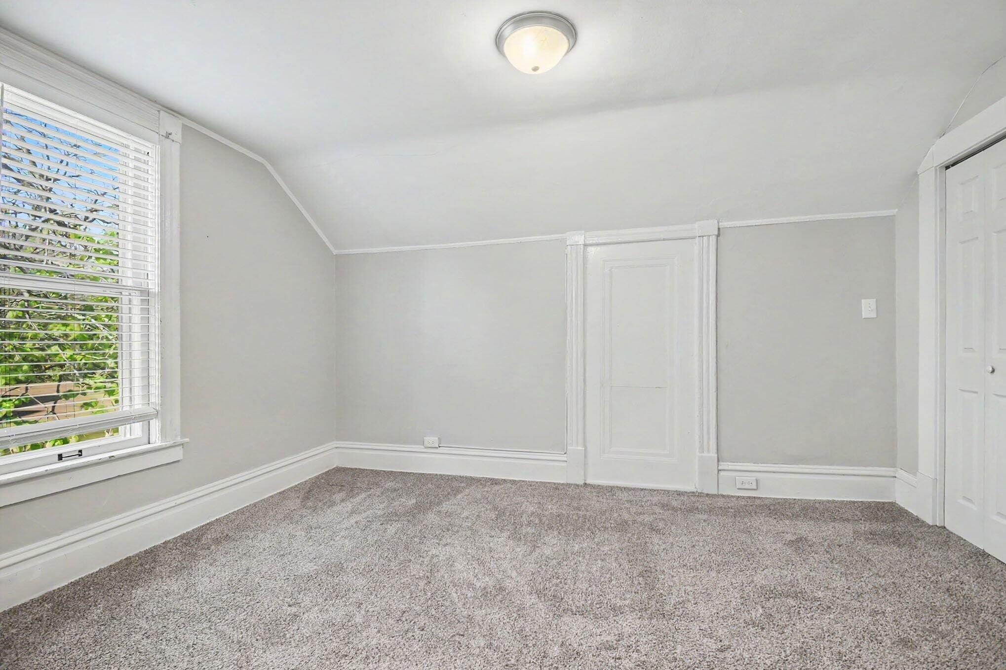 327 Henry Avenue SE