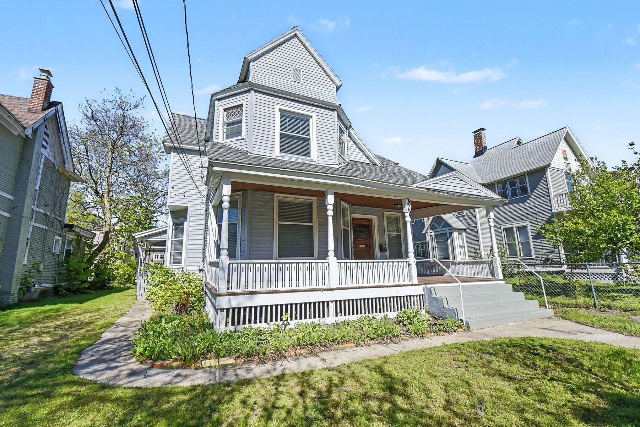 327 Henry Avenue SE