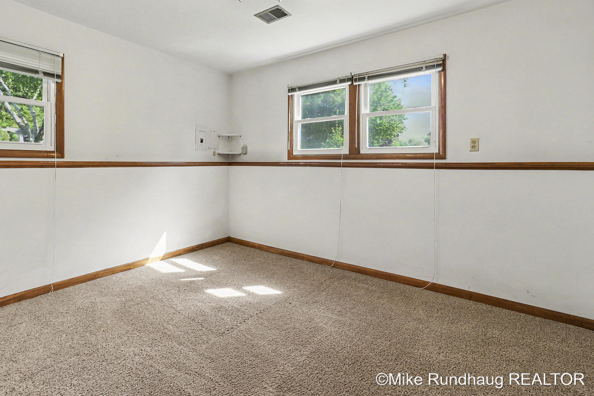 723 Marbury Drive SE