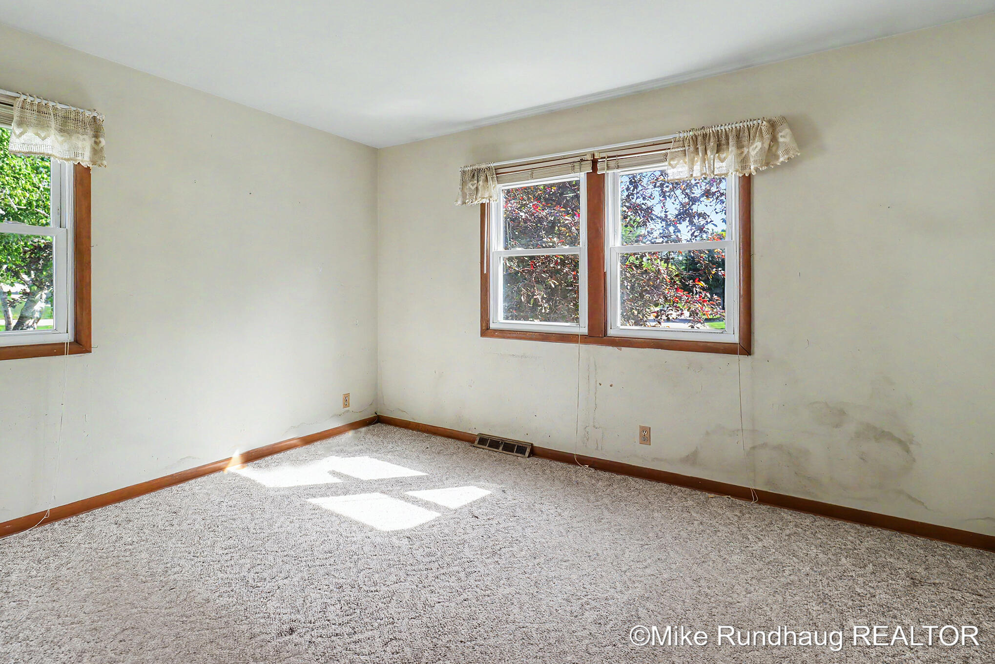 723 Marbury Drive SE